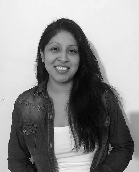 <b>Andrea Canelas </b> <br> Asistente terapéutico